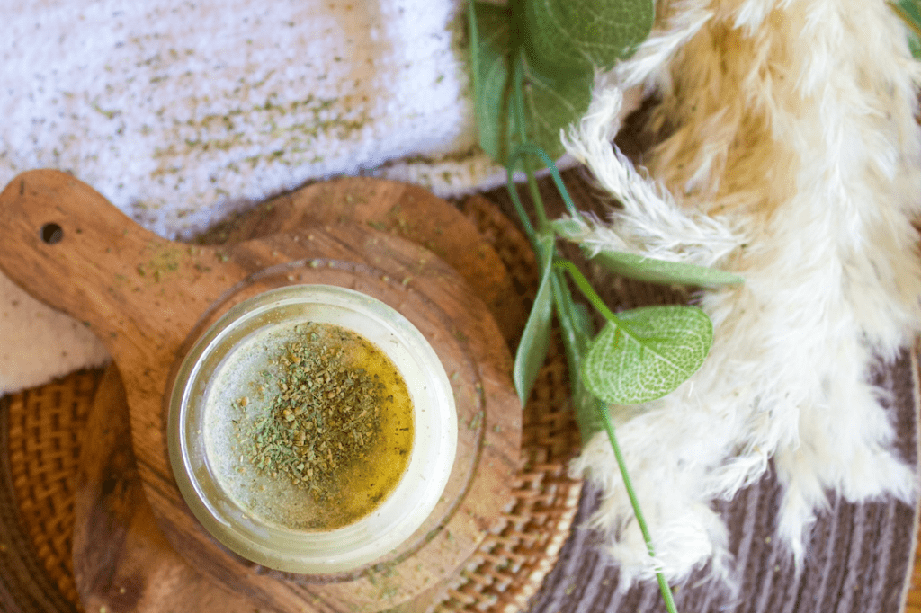 DIY Eye Cream for Wrinkles and Dark Circles