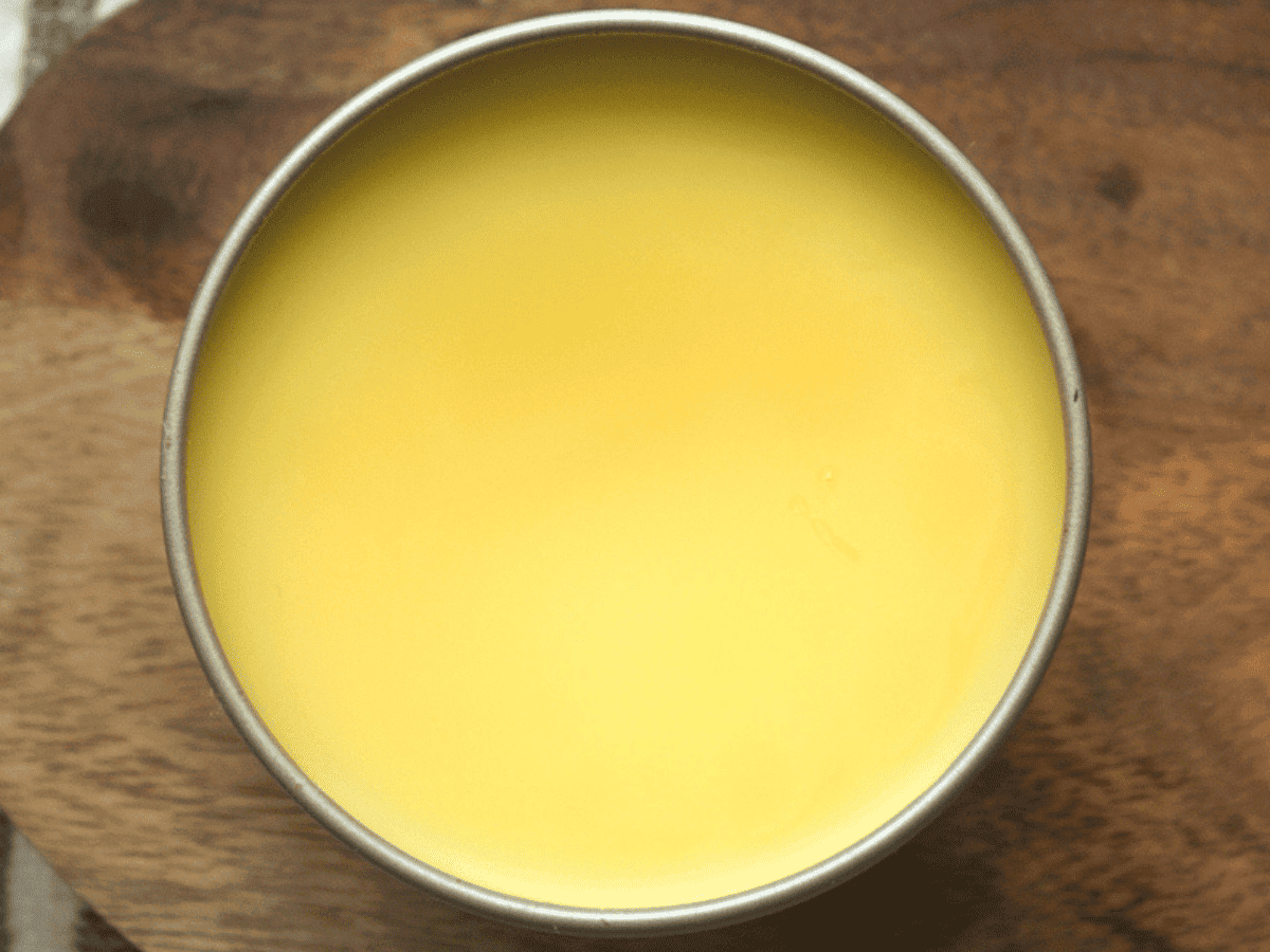 DIY cast iron seasoning oil