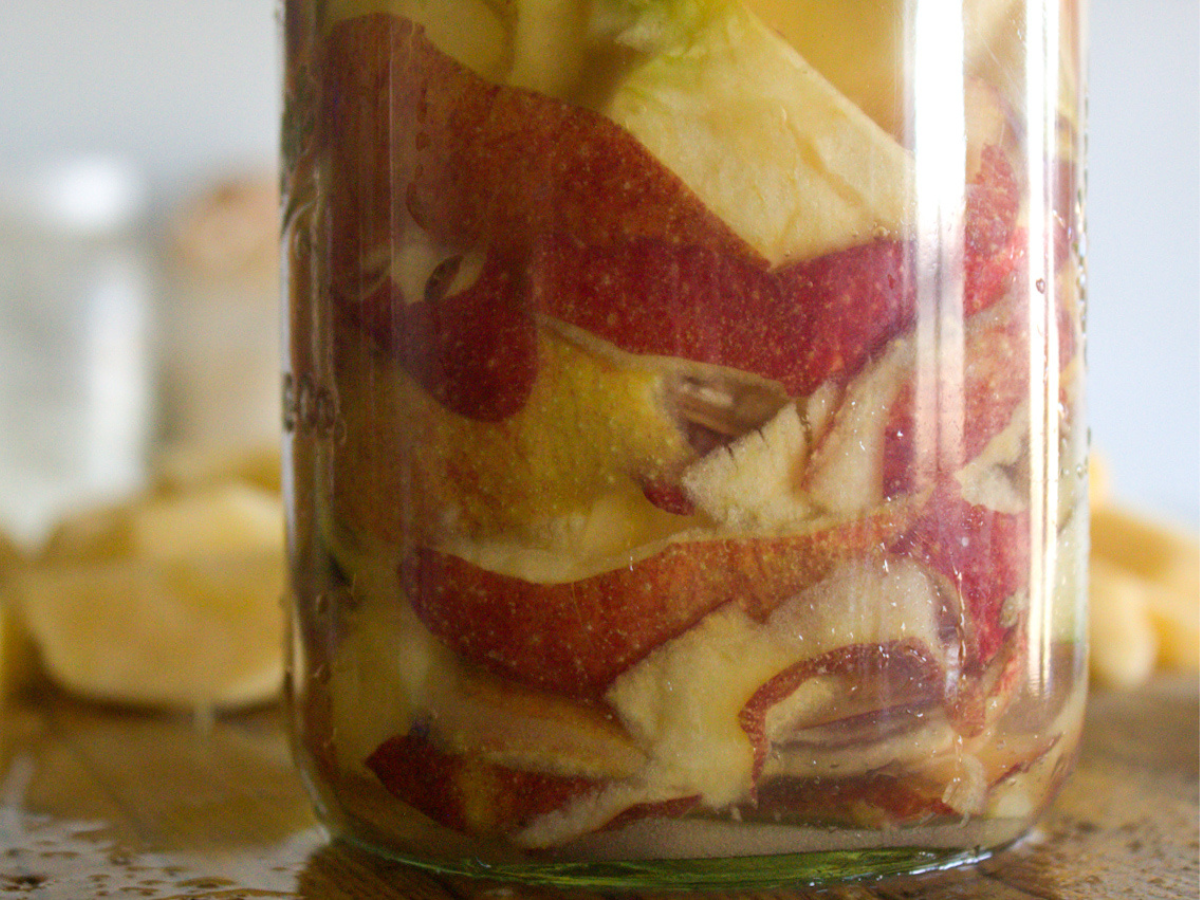 How to make apple scrap vinegar